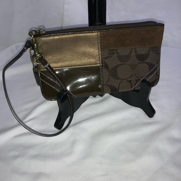 Coach Patchwork Brown Gold Wristlet with Lavendar Interior EUC - Picture 2 of 4